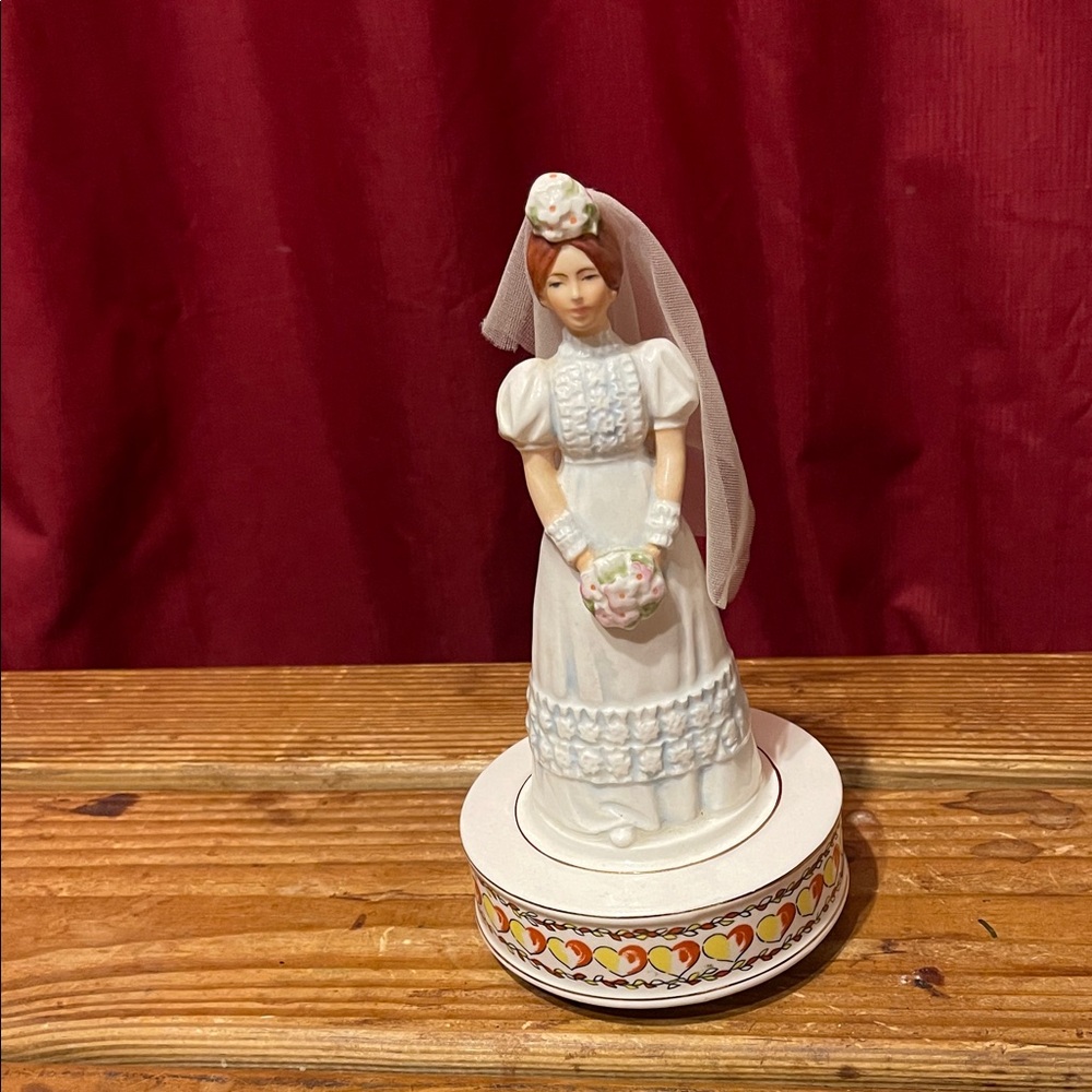Ceramic Bride Figurine plays music w Veil and Bouquet - White & Pink not a box